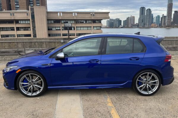 2024 Volkswagen Golf R - Image 15
