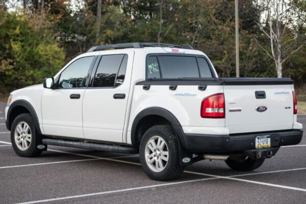 2011 Ram 3500 Laramie 4x4 - Image 4