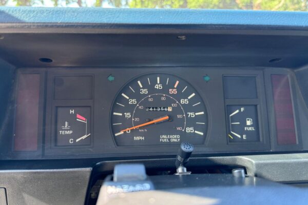 1984 Toyota Pickup 4x4 - Image 11