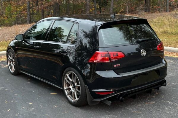 2016 Volkswagen GTI SE - Image 4