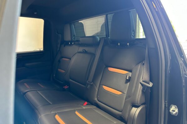 2024 GMC Sierra 2500HD AT4 - Image 10