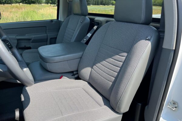 2008 Dodge Ram 2500 ST - Image 9