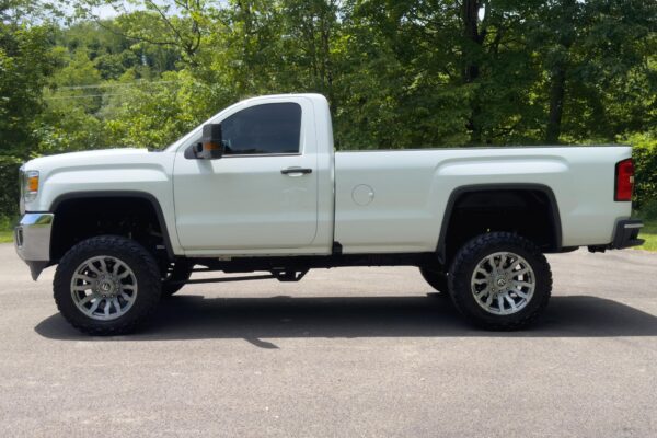 2019 GMC Sierra 2500HD 4x4 - Image 3