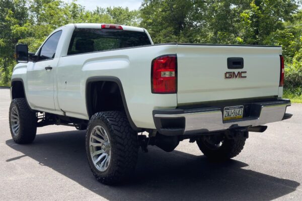 2019 GMC Sierra 2500HD 4x4 - Image 4