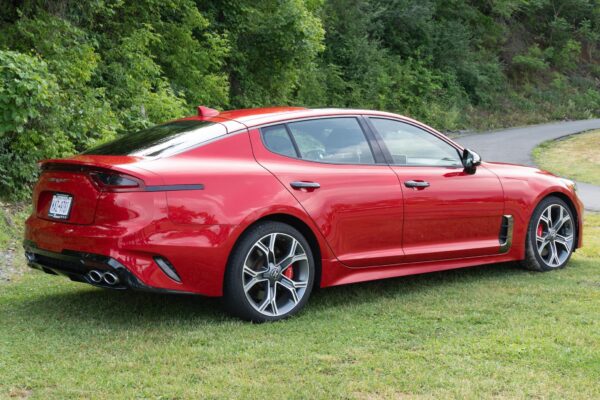 2018 Kia Stinger GT2 AWD - Image 10