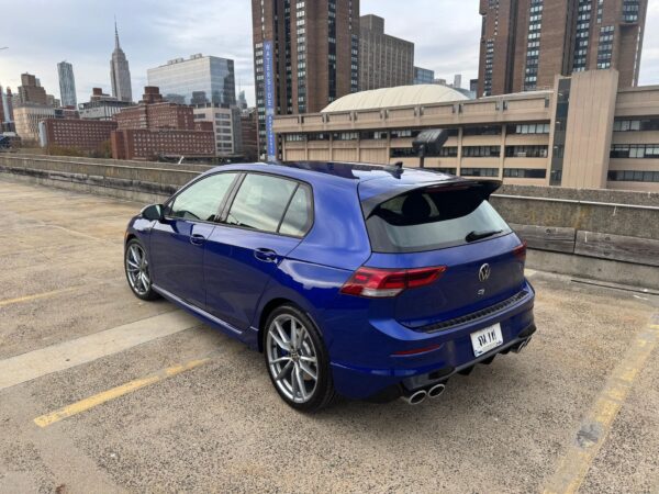 2024 Volkswagen Golf R - Image 12
