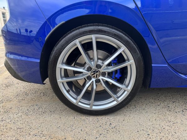 2024 Volkswagen Golf R - Image 10