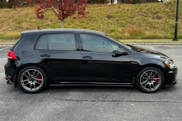 2016 Volkswagen GTI SE - Image 3
