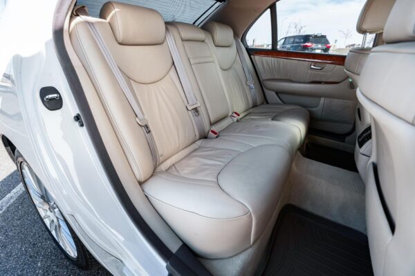 2005 Lexus LS 430 - Image 7