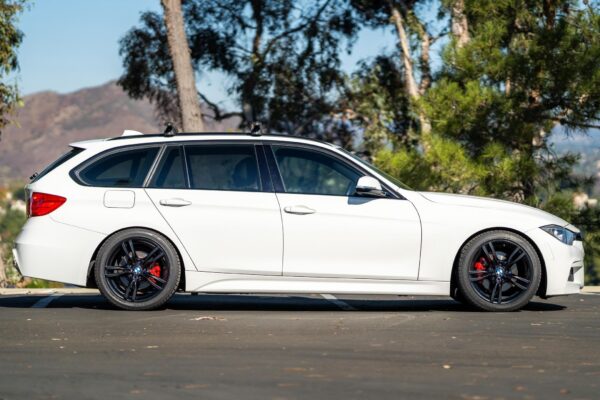 2015 BMW 328i xDrive Sports Wagon - Image 3