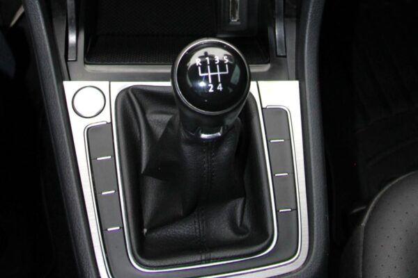 2015 Volkswagen Golf SportWagen SE - Image 7