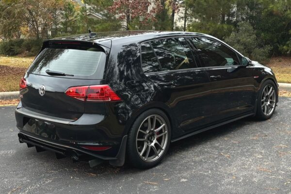 2016 Volkswagen GTI SE - Image 5